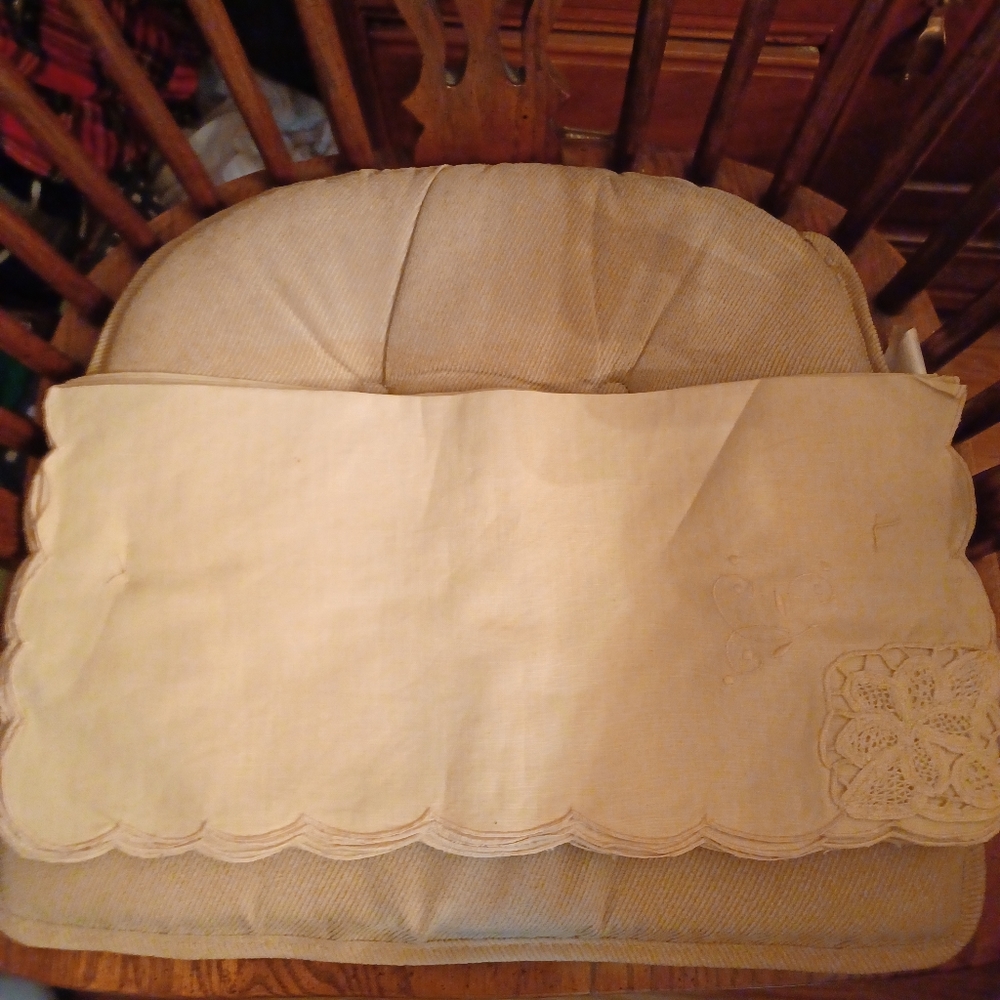 12 Brand New WOT Vintage Linen Napkins